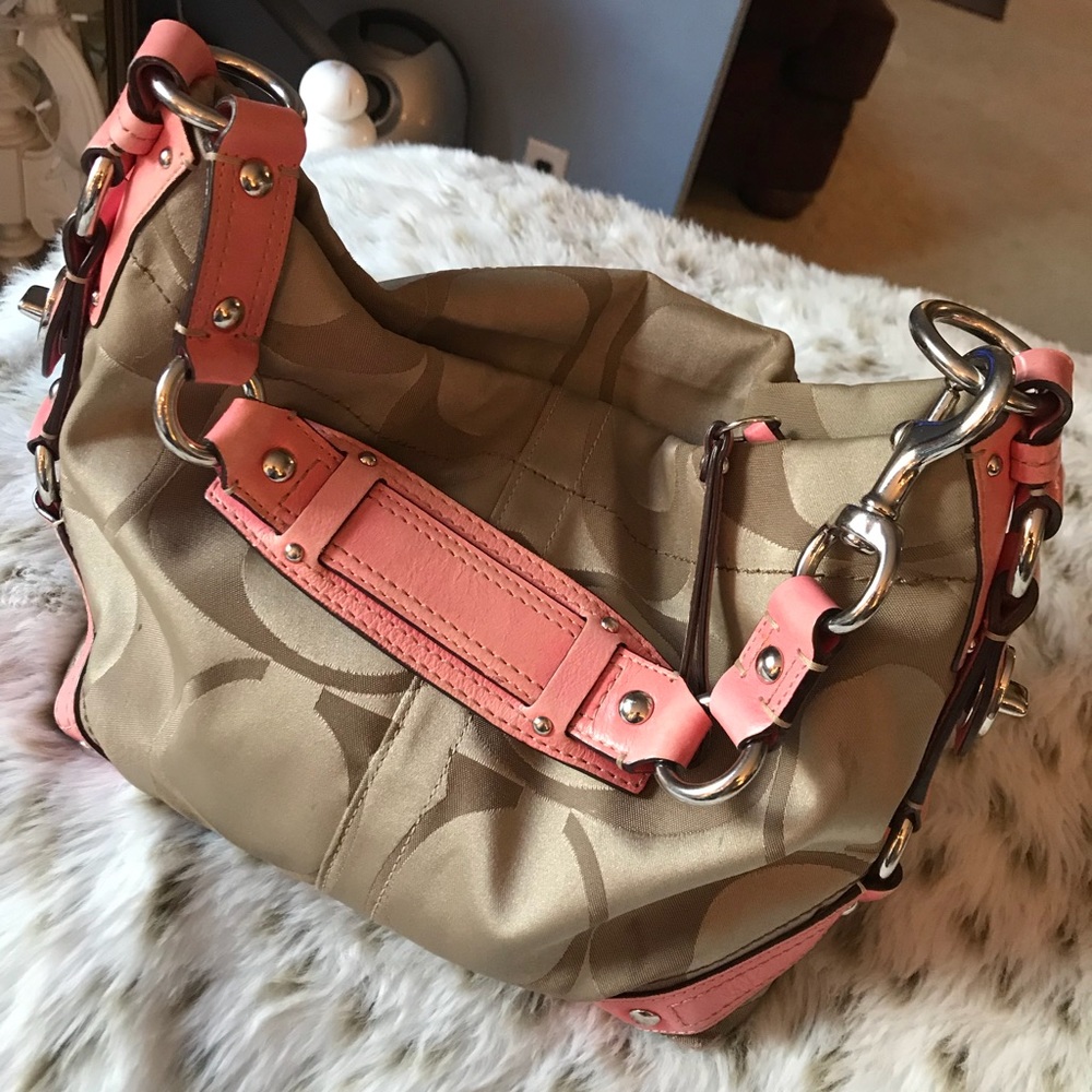 Signature Coach Shoulder Bag